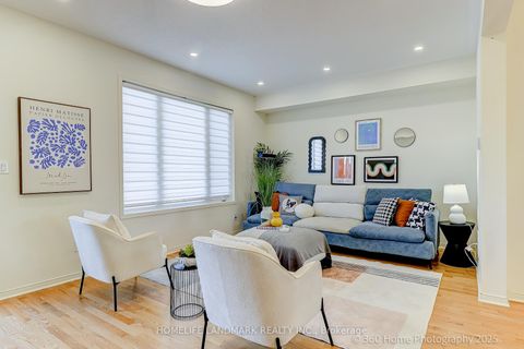 Photo 12 at 14 Hartney Drive, Rural Richmond Hill, Richmond Hill