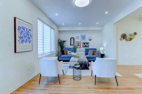 Photo 13 at 14 Hartney Drive, Rural Richmond Hill, Richmond Hill