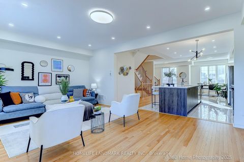 Photo 14 at 14 Hartney Drive, Rural Richmond Hill, Richmond Hill