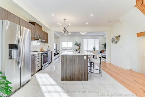 Photo 17 at 14 Hartney Drive, Rural Richmond Hill, Richmond Hill