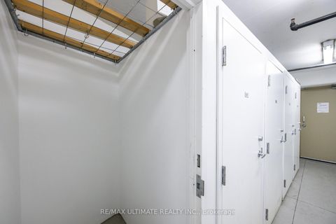 Photo 16 at 2305 - 218 Queens Quay W, Waterfront Communities C1, Toronto