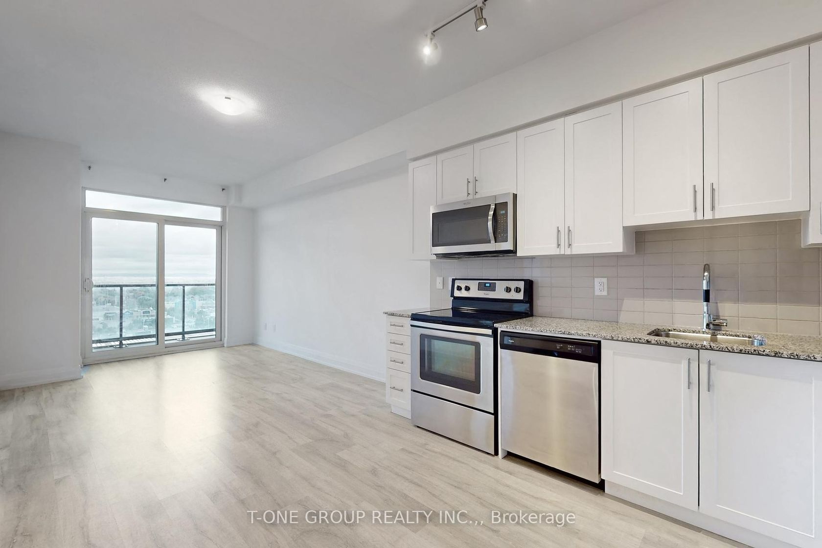 1606 - 3700 Highway 7, Vaughan Corporate Centre, Vaughan 