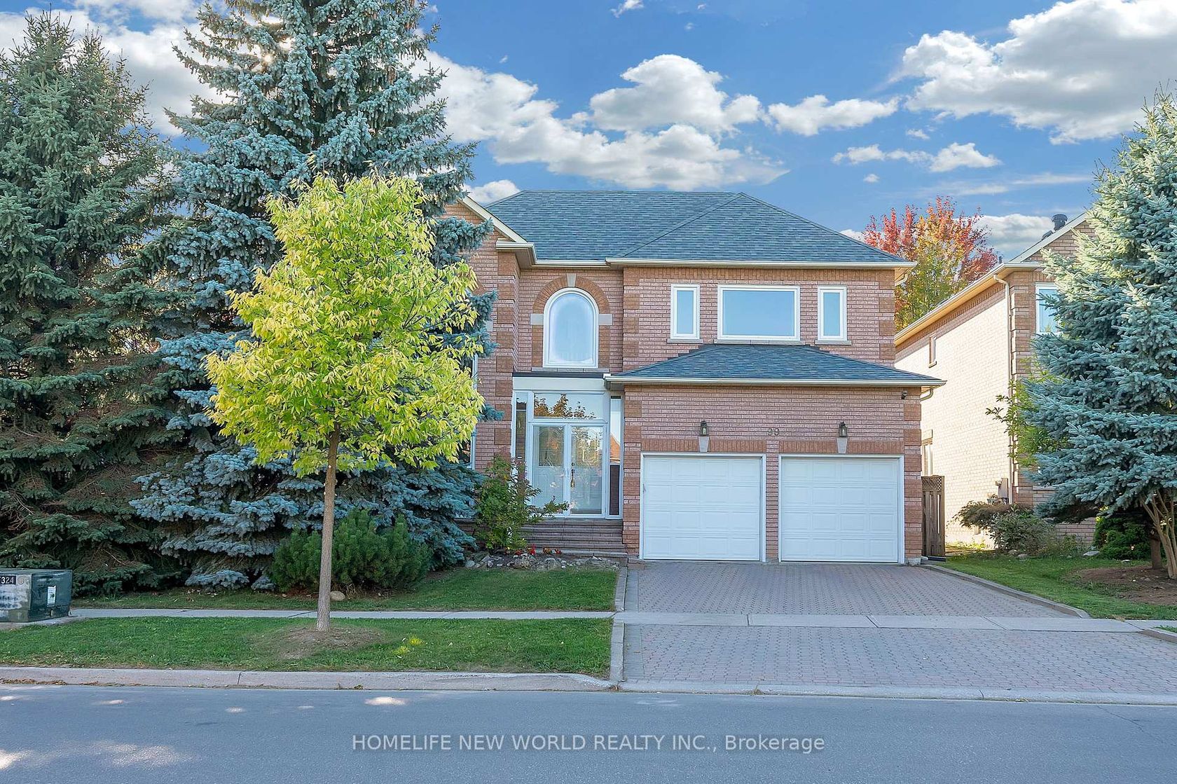 99 Clarendon Drive, Bayview Hill, Richmond Hill by Loree Meneguzzi Real Estate 99 Clarendon Drive, Bayview Hill, Richmond Hill