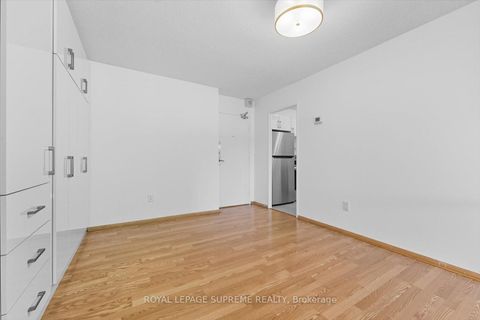 Photo 3 at 107 - 270 Scarlett Road, Smythe, Toronto