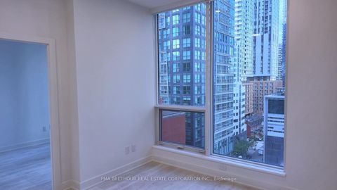 Photo 3 at 1001 - 15 Mercer Street, Waterfront Communities C1, Toronto