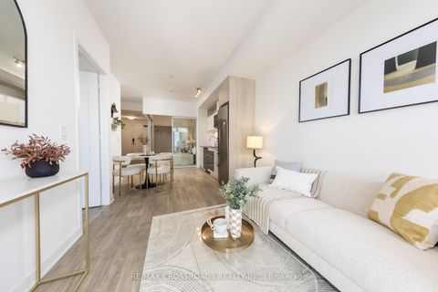 Photo 6 at 822 - 60 Princess Street, Waterfront Communities C8, Toronto