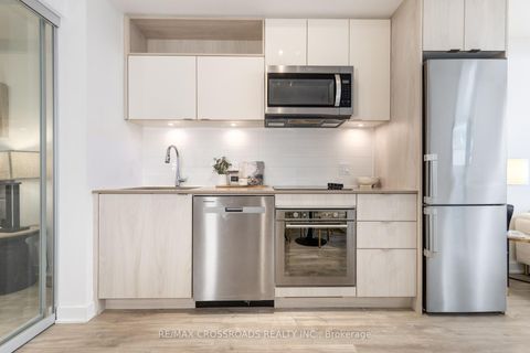 Photo 10 at 822 - 60 Princess Street, Waterfront Communities C8, Toronto
