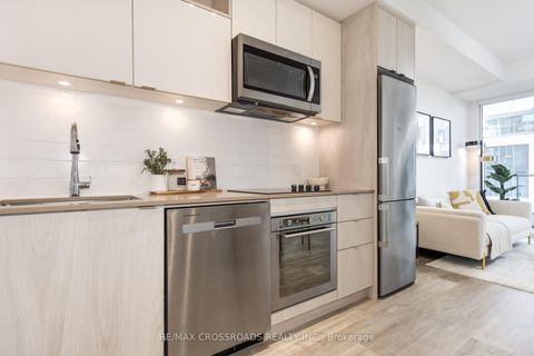Photo 11 at 822 - 60 Princess Street, Waterfront Communities C8, Toronto