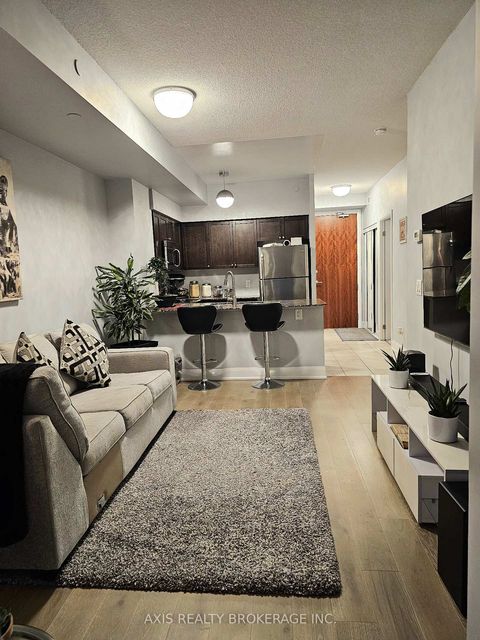 Photo 4 at 321 - 4700 Highway 7, East Woodbridge, Vaughan Photo 4 at 321 - 4700 Highway 7, East Woodbridge, Vaughan