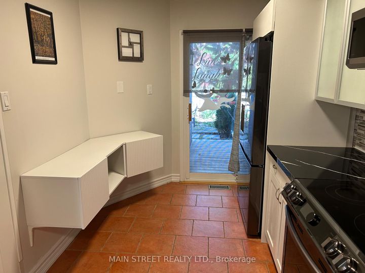 Photo 10 at 156 Observatory Lane, Observatory, Richmond Hill