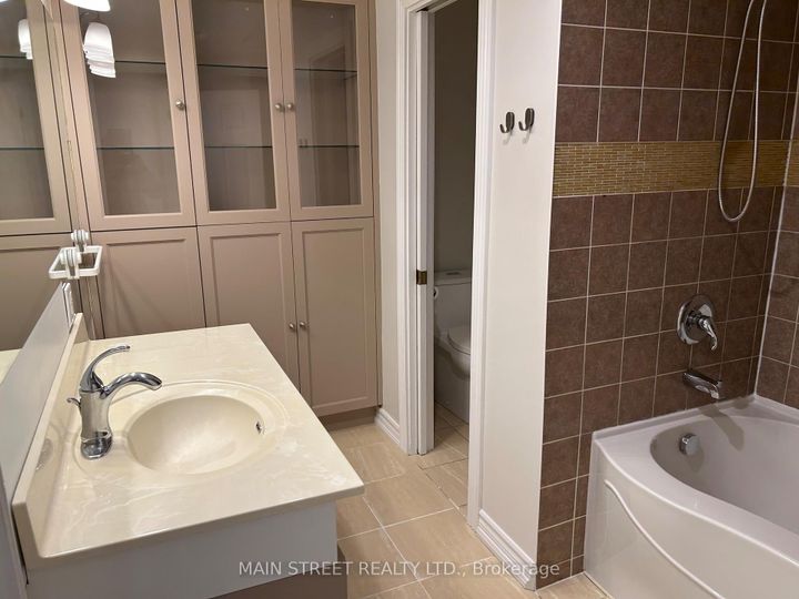 Photo 14 at 156 Observatory Lane, Observatory, Richmond Hill