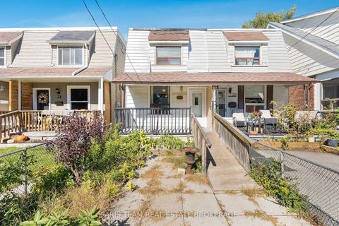 Photo 1 at 26 Queensdale Avenue, East York, Toronto