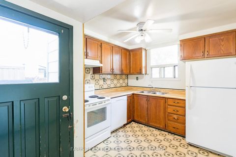 Photo 4 at 26 Queensdale Avenue, East York, Toronto
