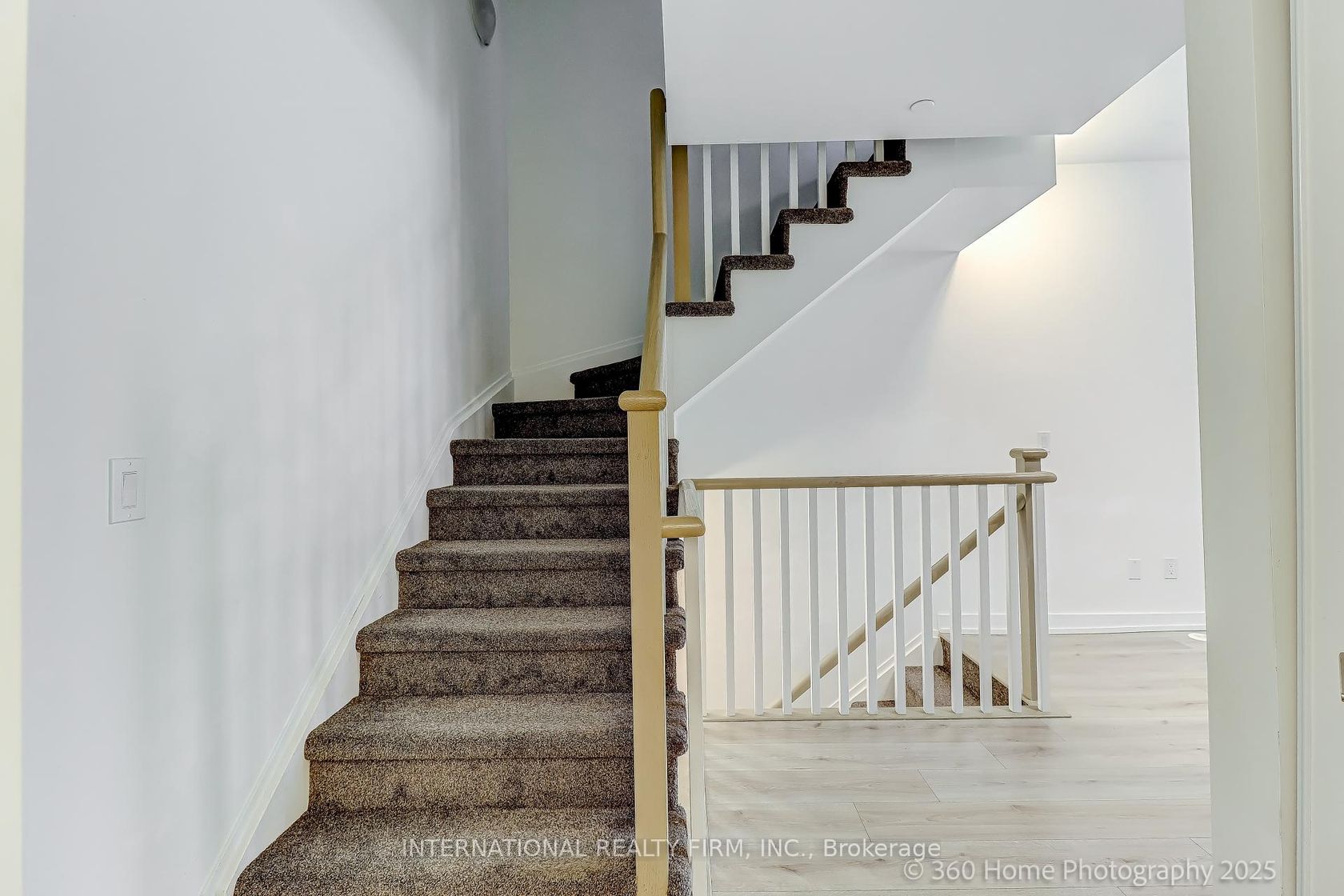 Photo 8 at 12 - 851 Sheppard Avenue W, Clanton Park, Toronto Photo 8 at 12 - 851 Sheppard Avenue W, Clanton Park, Toronto