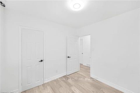 Photo 7 at 826 SCARBOROUGH GOLF CLUB Road, Woburn, Toronto