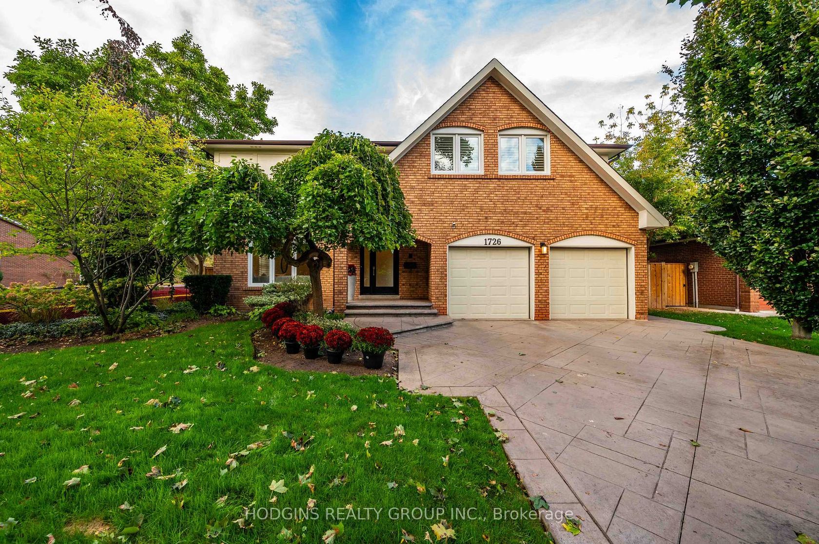 1726 Sherwood Forrest Circle, Sheridan, Mississauga by Loree Meneguzzi Real Estate 1726 Sherwood Forrest Circle, Sheridan, Mississauga