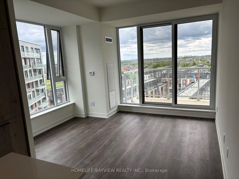 Photo 2 at 930 - 2 David Eyer Road, Rural Richmond Hill, Richmond Hill