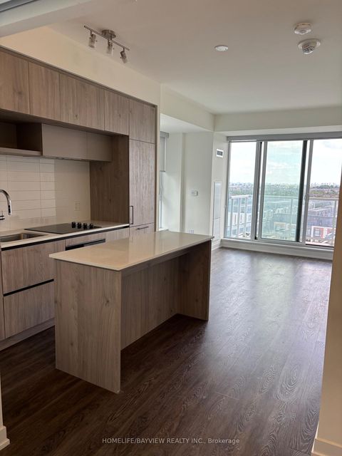 Photo 3 at 930 - 2 David Eyer Road, Rural Richmond Hill, Richmond Hill