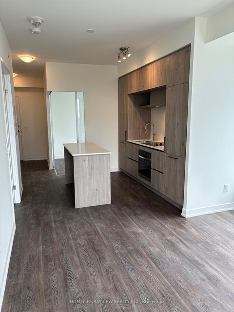 Photo 4 at 930 - 2 David Eyer Road, Rural Richmond Hill, Richmond Hill