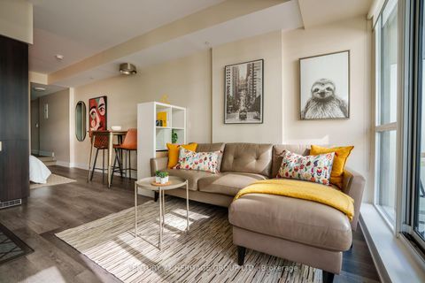 Photo 2 at 408 - 508 Wellington Street W, Waterfront Communities C1, Toronto