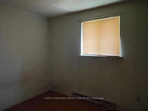 Photo 3 at 45 Hildenboro Square, L'Amoreaux, Toronto