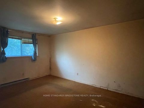 Photo 4 at 45 Hildenboro Square, L'Amoreaux, Toronto