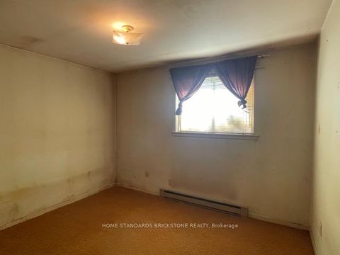 Photo 5 at 45 Hildenboro Square, L'Amoreaux, Toronto