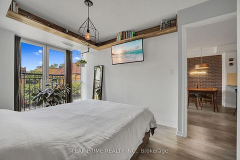 Photo 13 at 306 - 308 Palmerston Avenue, Bellwoods, Toronto