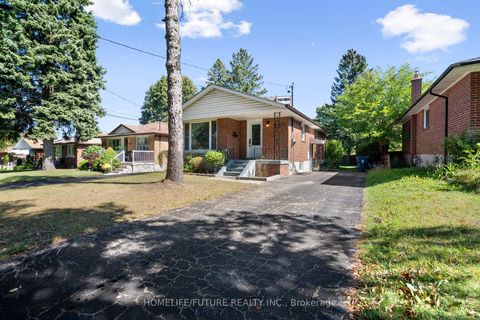 Photo 2 at 25 Peking Road, Woburn, Toronto