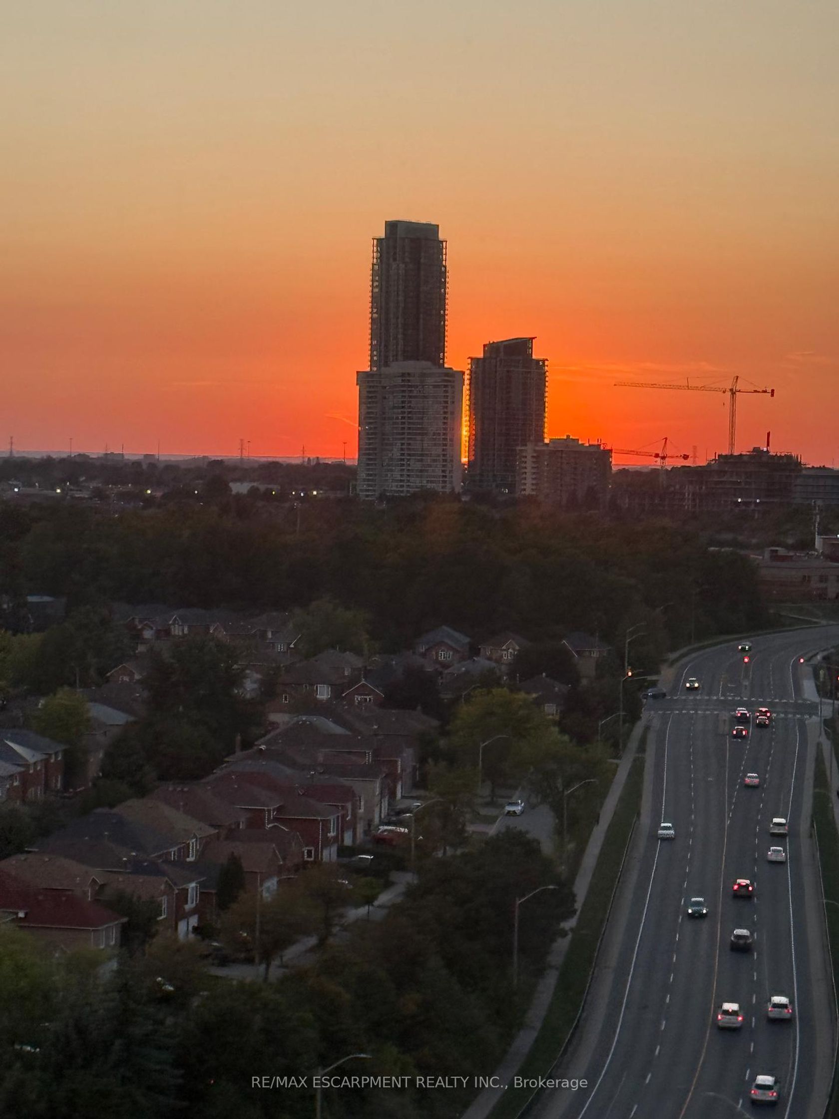 1810 - 135 Hillcrest Avenue, Cooksville, Mississauga 