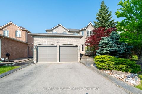 Photo 1 at 39 Dunblane Avenue, Maple, Vaughan
