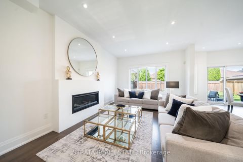 Photo 5 at 39 Dunblane Avenue, Maple, Vaughan