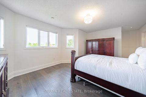 Photo 24 at 39 Dunblane Avenue, Maple, Vaughan