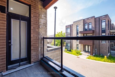 Photo 11 at 53 Benoit Street, Vellore Village, Vaughan