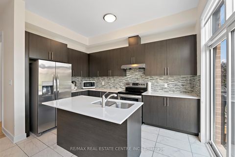 Photo 14 at 53 Benoit Street, Vellore Village, Vaughan