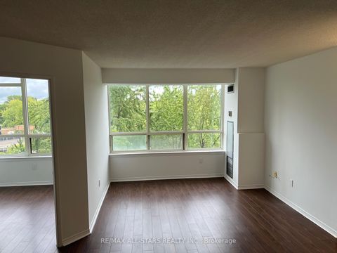 Photo 2 at 611 - 5 Greystone Walk Drive, Kennedy Park, Toronto