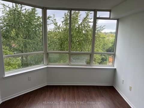 Photo 7 at 611 - 5 Greystone Walk Drive, Kennedy Park, Toronto