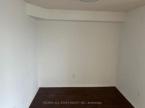 Photo 8 at 611 - 5 Greystone Walk Drive, Kennedy Park, Toronto