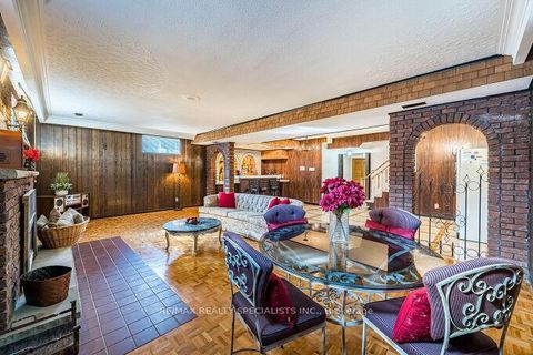 Photo 33 at 61 Brewster Crescent, Jane Heights, Toronto