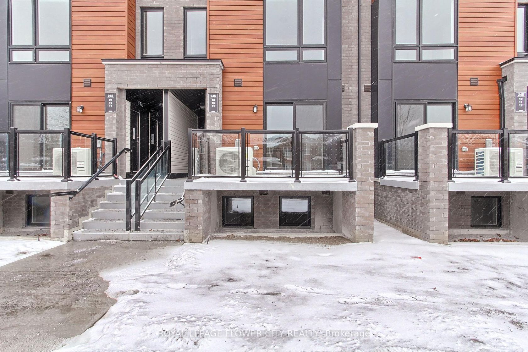 14 - 245 Mclevin Avenue, Malvern, Toronto 