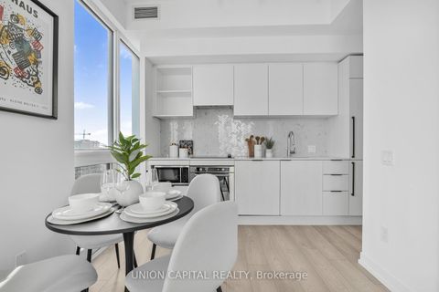 Photo 8 at 3517 - 82 DALHOUSIE Street, Yonge Corridor, Toronto
