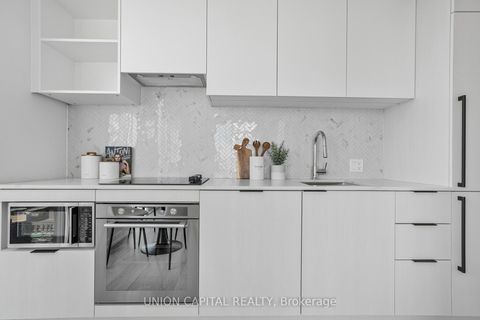 Photo 9 at 3517 - 82 DALHOUSIE Street, Yonge Corridor, Toronto