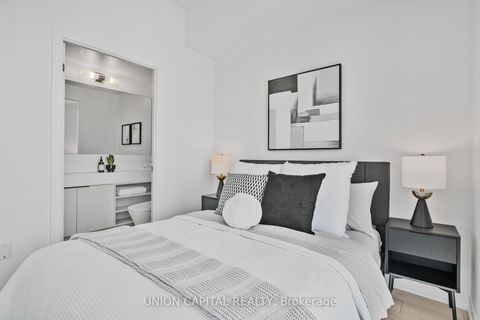 Photo 11 at 3517 - 82 DALHOUSIE Street, Yonge Corridor, Toronto