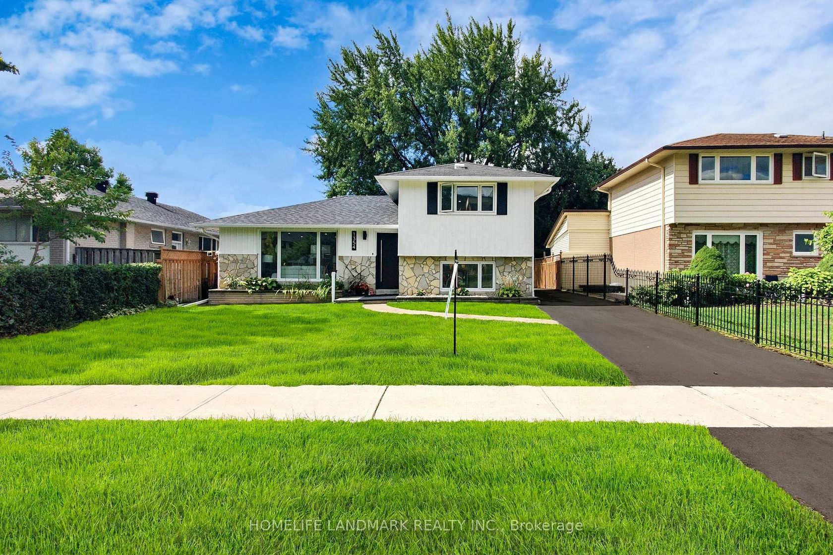 1354 Kelly Road, Clarkson, Mississauga by Loree Meneguzzi Real Estate 1354 Kelly Road, Clarkson, Mississauga