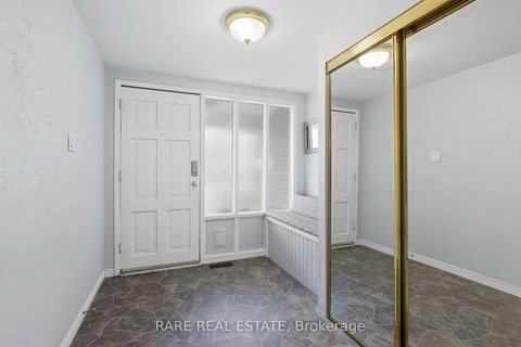 Photo 2 at 66 Springdale Drive, Cundles East, Barrie