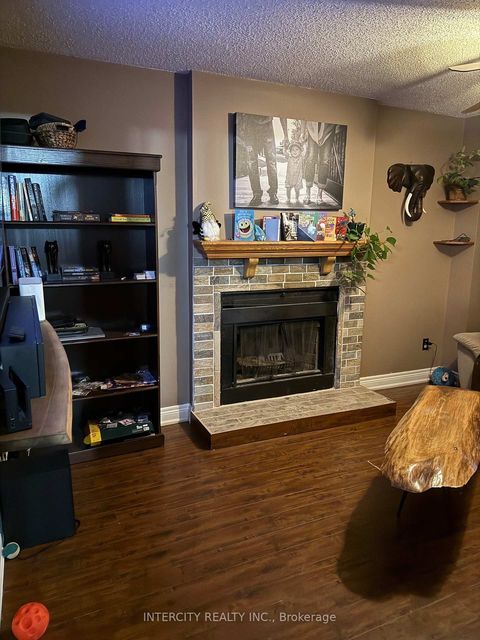 Photo 2 at 981 Linden Street S, Alcona, Innisfil