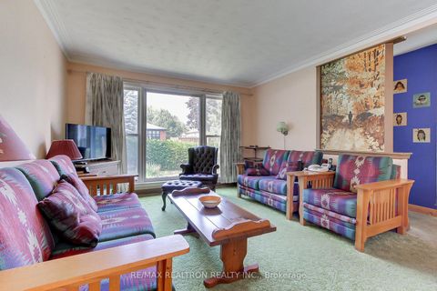 Photo 4 at 49 Monkswood Crescent, Central Newmarket, Newmarket