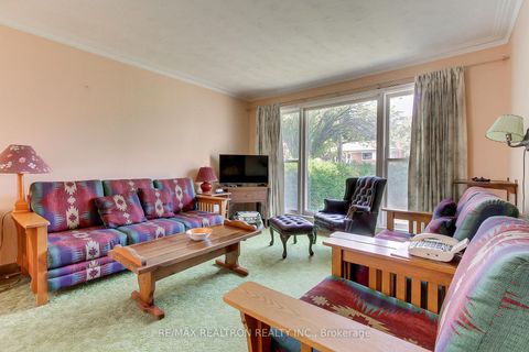 Photo 5 at 49 Monkswood Crescent, Central Newmarket, Newmarket