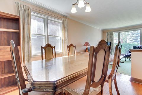 Photo 7 at 49 Monkswood Crescent, Central Newmarket, Newmarket