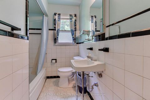 Photo 14 at 49 Monkswood Crescent, Central Newmarket, Newmarket